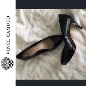 Vince Camuto black pumps